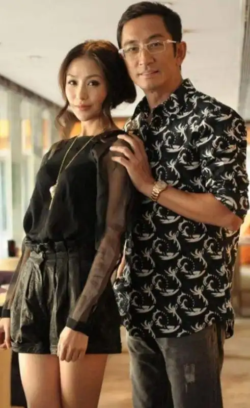 他很容易喜欢上一个人被石洋子绿斯文邪气的反派演员吴启华明星电影