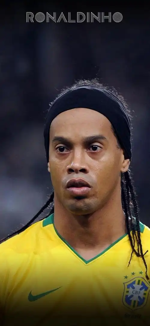 每日足球帅图足球精灵丨小罗手机壁纸精选part6