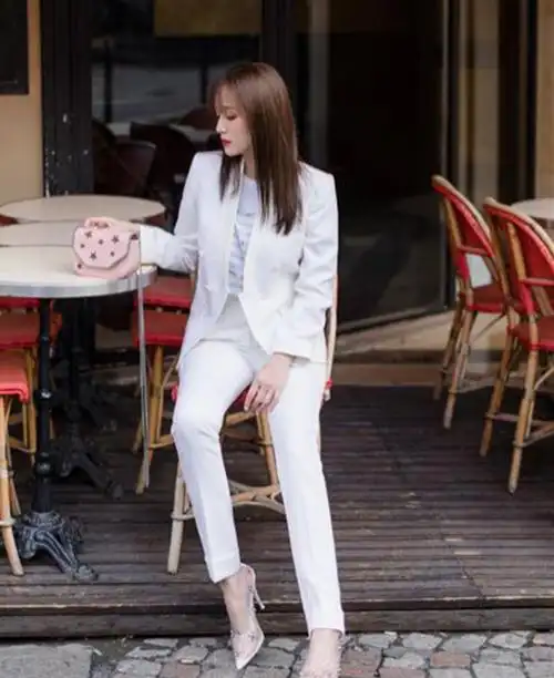 陈乔恩与白色西装,演绎的不只是女人的魅力