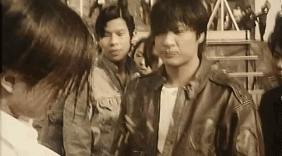 他们惹到了靓坤,结果被威胁"不拿红包,就每人一支可乐,见一次打一次".