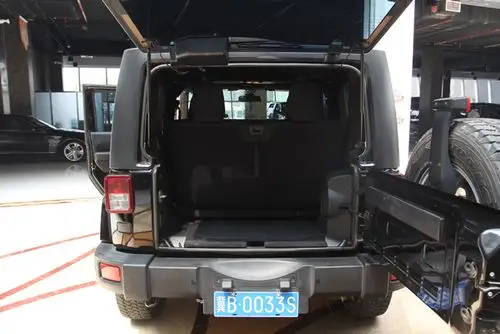 【jeep 牧马人后备箱】
