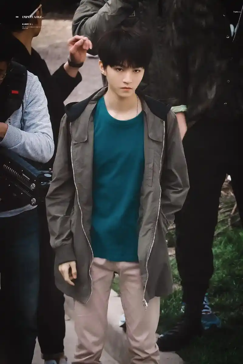 我就是大sai迷 我馋凯哥的胸肌#重生之门 #王俊凯 #重生 - 抖音