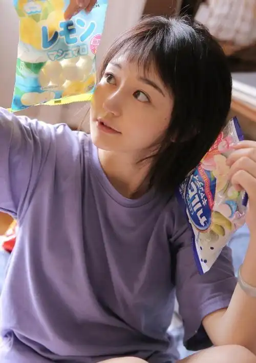 女孩儿中短碎发发型图片大全 女生碎短发发型