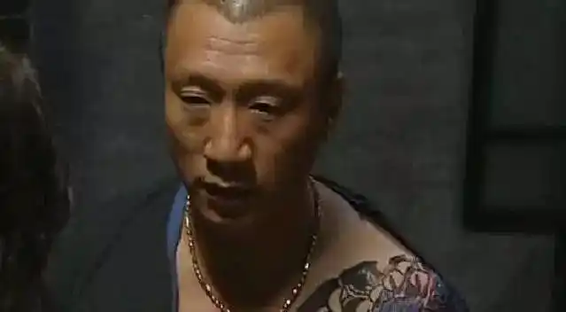 两人都曾演黑帮老大 如今孙红雷年薪过亿 他却沦为路人