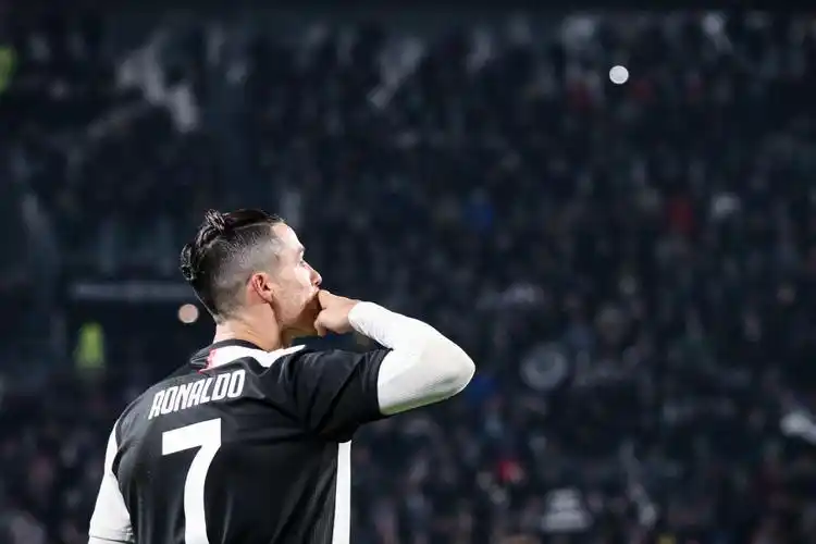 解析欧洲杯推迟影响大吗c罗又老了一岁夺欧冠拿金球