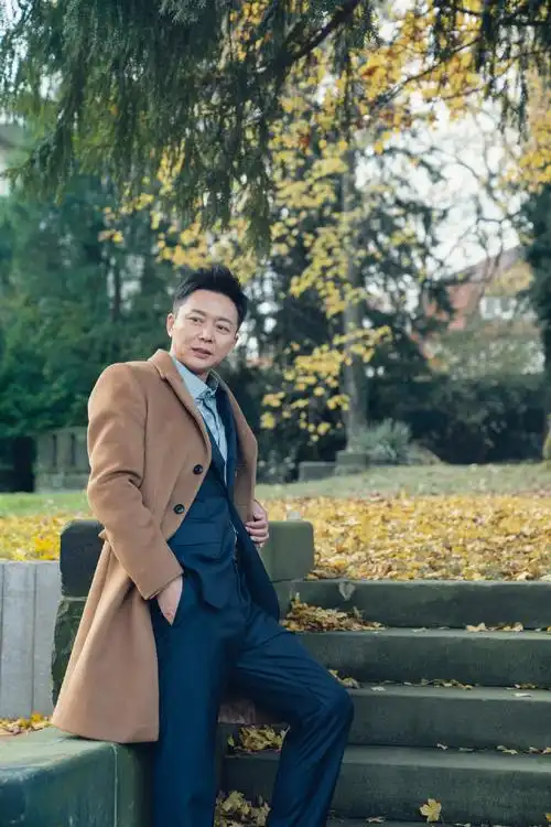 刘奕君儒雅帅气街拍写真图片33