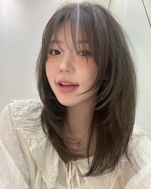 显脸小的层次发型