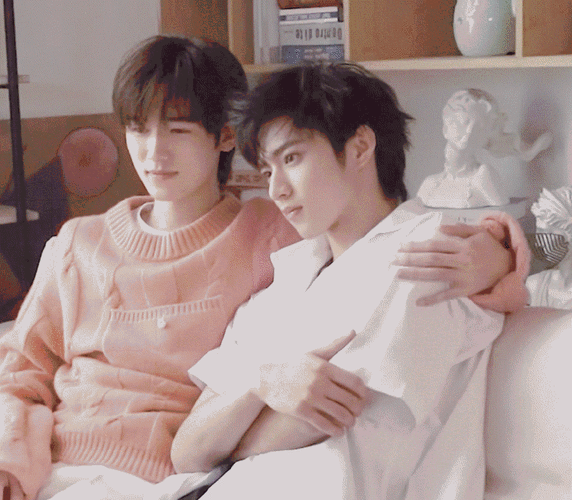 宋亚轩坐上了刘耀文的副驾