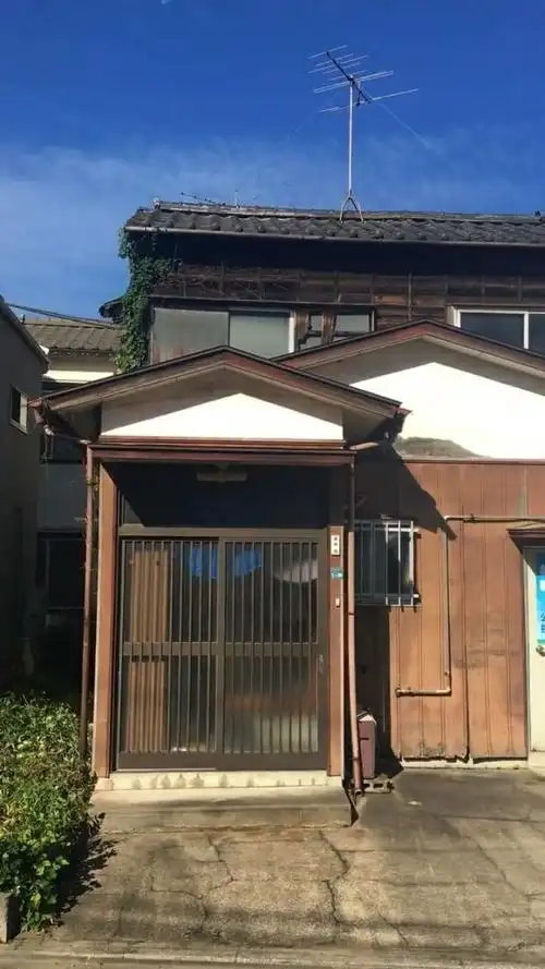 日本人的房子风格迥异,还有很多是木制建筑