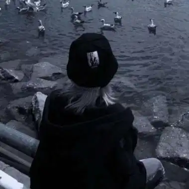 女生头像|很丧的伤感女生头像真人 抑郁孤傲伤感头像女图片