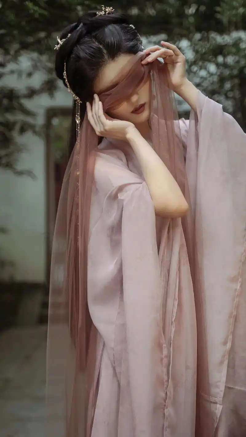 我走了很远,才来到这里.#摄影 #汉服#古风 #不露脸系列  - 抖音