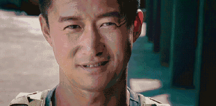 吴京竖中指 gif_吴京_gif_中指表情