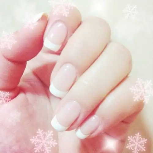 法式美甲白色的非常简单很漂亮的!