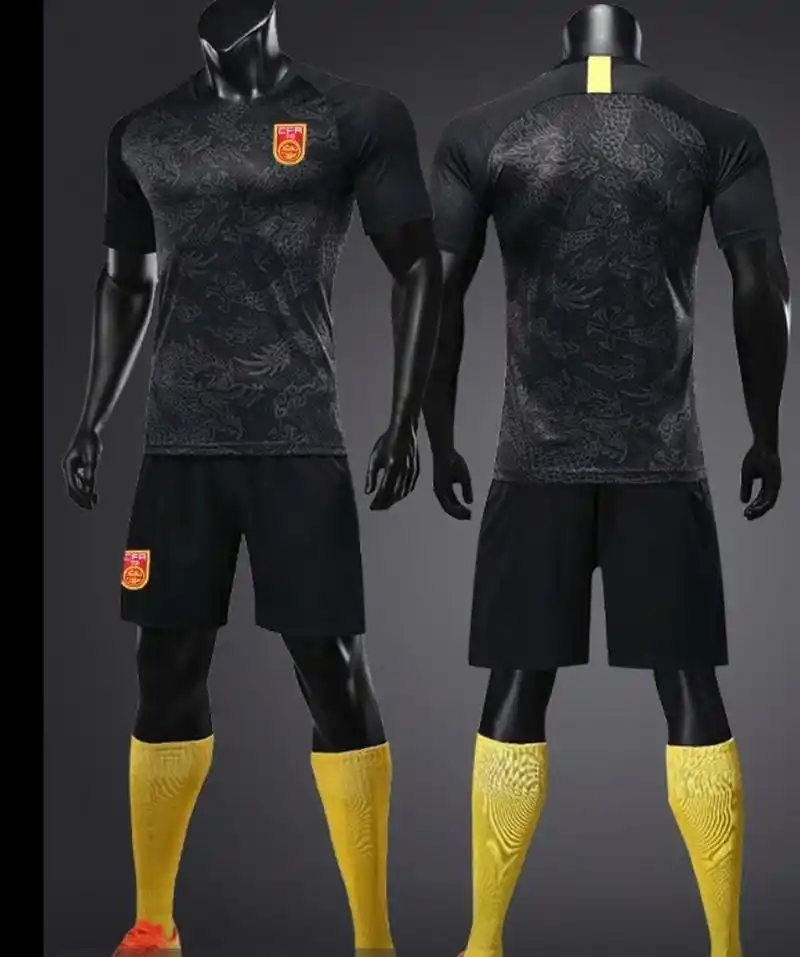 强烈建议中国国家队男足和女足队服颜色以下面三色为主.