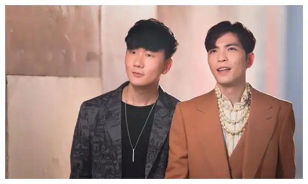 同公司多年却互动少 林俊杰,萧敬腾松口认"我们很不熟"