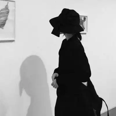 黑白女生头像背影全身 女生霸气头像黑白高冷广告白衬衫背影女头-淘宝