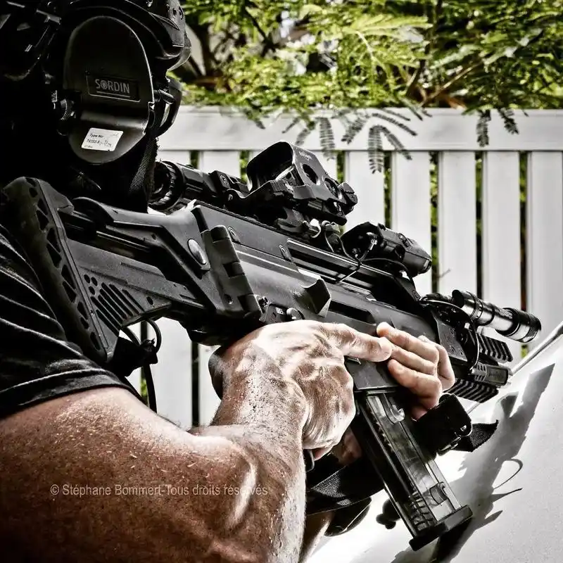 法国特警黑豹突击队 #战术装备 #军迷发烧友 #国外合法拍摄 - 抖音