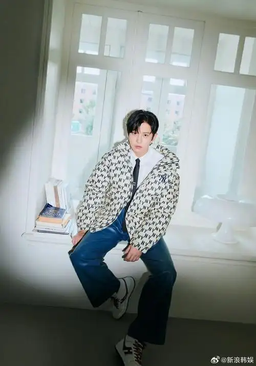 朴灿烈白衬衫造型##朴灿烈杂志