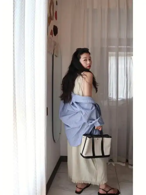 挑战30天穿搭不重样第一天挂脖裙