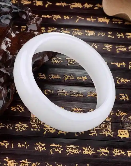 石英岩玉手镯(国家权威认证)