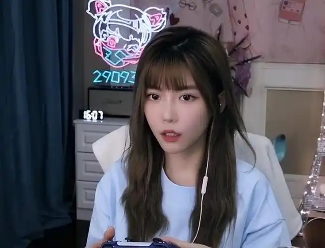周淑怡复播第二日数据惨淡,礼物从4万暴跌至1千!