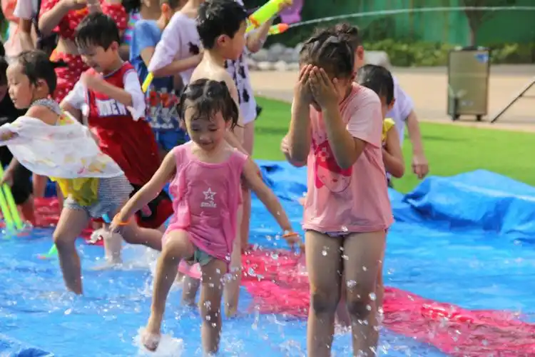 融辉理想幼儿园"忆童年——亲子戏水" - 美篇