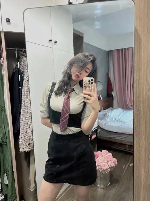 草莓熊出没让姐姐猜猜是哪个小可爱那么懂事