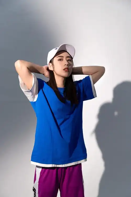 酷酷女孩嘻哈风