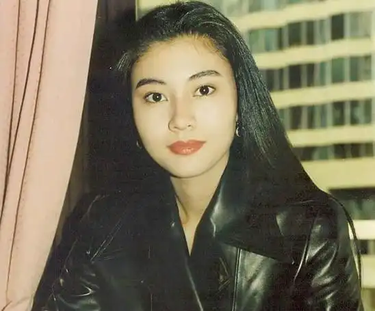 李嘉欣身高个人资料及电影作品 李嘉欣年轻颜值身材写真