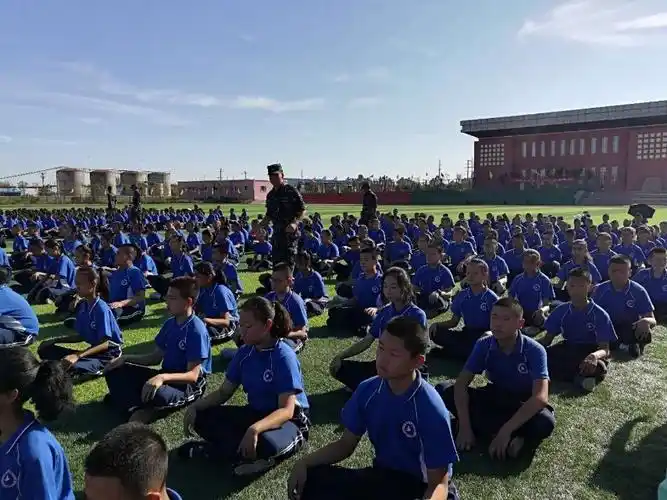 鹰击长空,化茧成蝶——呼图壁县第二中学2022届新生军训风采