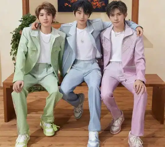 欧阳娜娜提前从伯克利毕业,王源何时归来引人忧,网友:路选错了|王俊凯