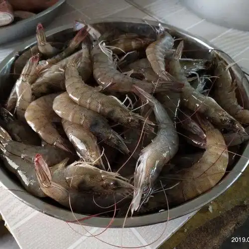 原料:大虾,姜,米酒. 做法步骤