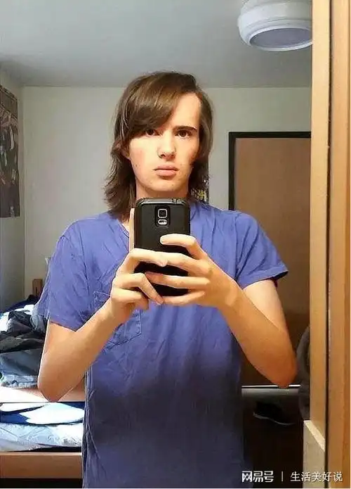 男子服用雌性激素用照片记录蜕变成梦想中的女人的全过程