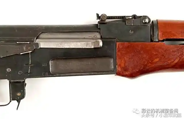 如何区分苏制ak47的三个生产型和akm突击步枪