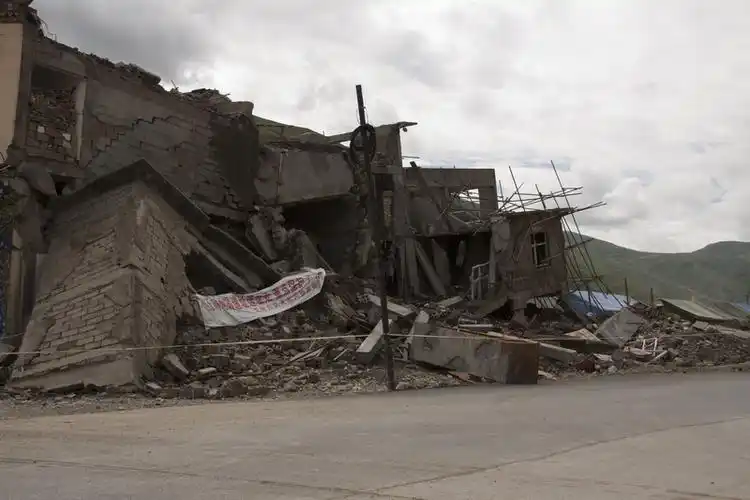 标题:玉树414地震纪实