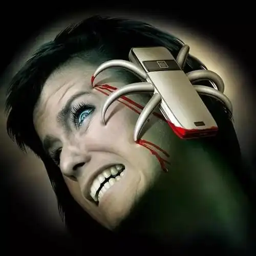 他的作品中充满了令人不可思议的思维和想法,每一幅画作都发人深思