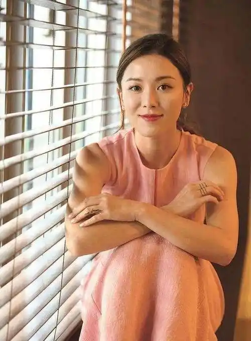 香港人气女神首演法医人类学家:我太难了_王敏奕_剧中_职业