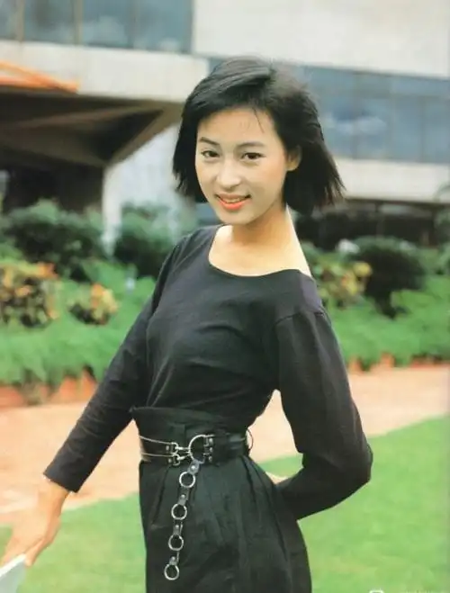 黎美娴曾是tvb古装第一美连遭三位男友背叛现今怎样