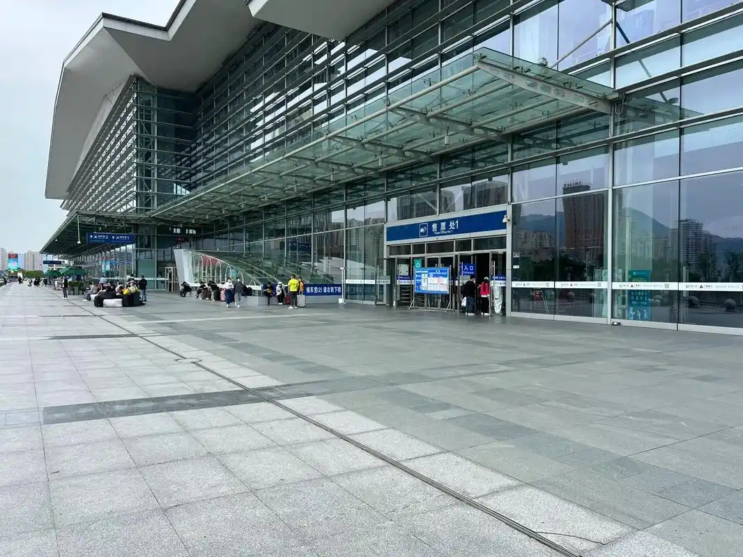 高铁站丨温州南站半日游91 从杭州过来扫温州防疫码异常 不能在温州