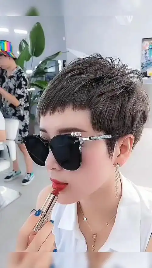 女生个性短发推荐