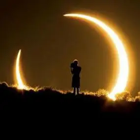 带月亮的女生头像图片高清漂亮唯美的月亮女生图片头像