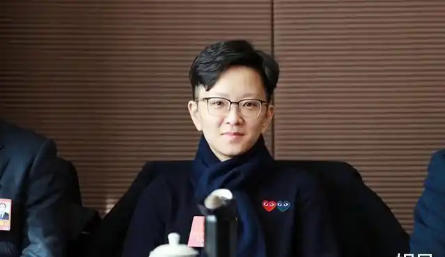 王珮瑜是余派女老生,师从王思及.