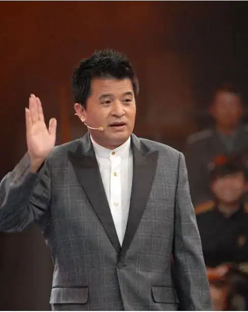 说起《星光大道》的主持人,人们第一想到的绝对是原主持人毕福剑