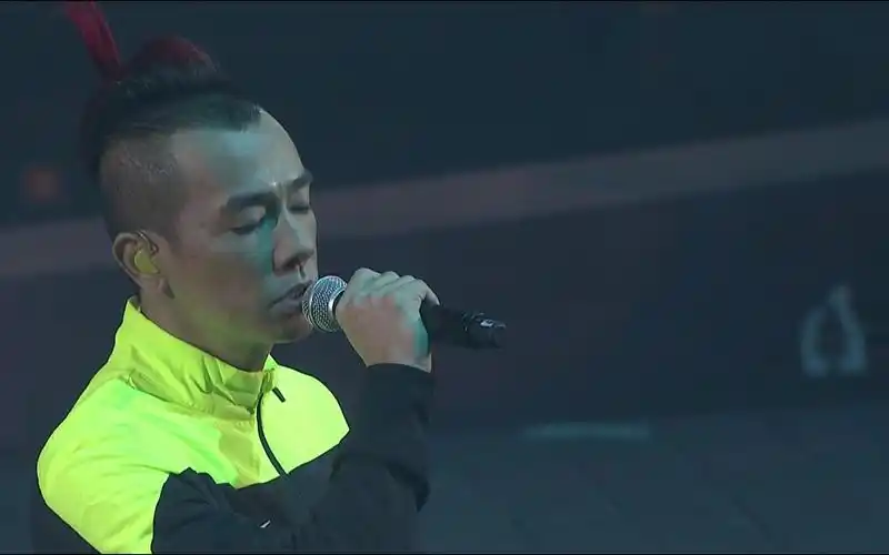 陈小春-神啊救救我吧-伴奏-2014友情岁月演唱会