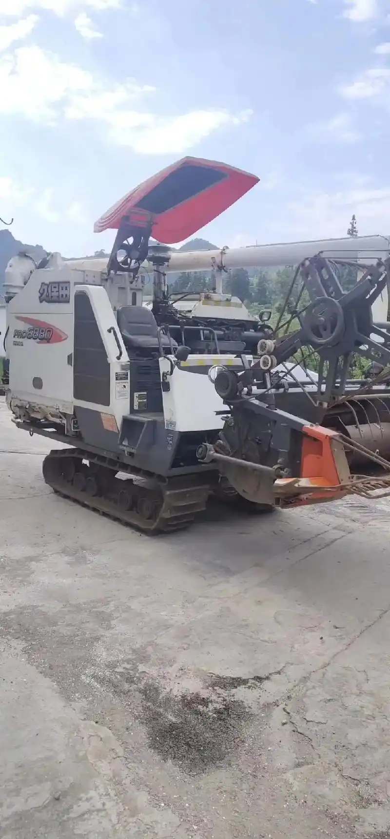 好消息本人有台久保田688进口技术收割机转让,烂田操作通过率 - 抖音