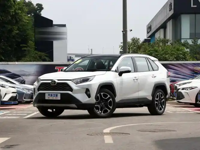 一汽丰田 rav4荣放 2021款 2.0l cvt两驱尊贵版