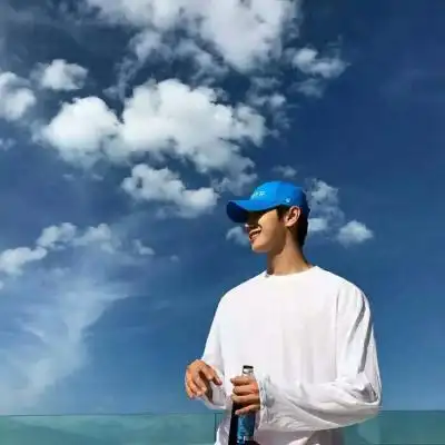 男生头像帅气阳光干净