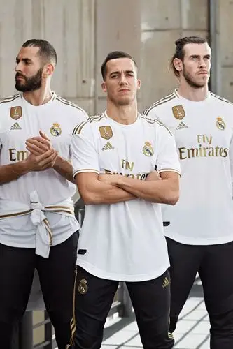 2019/20赛季皇马全新主场球衣发布