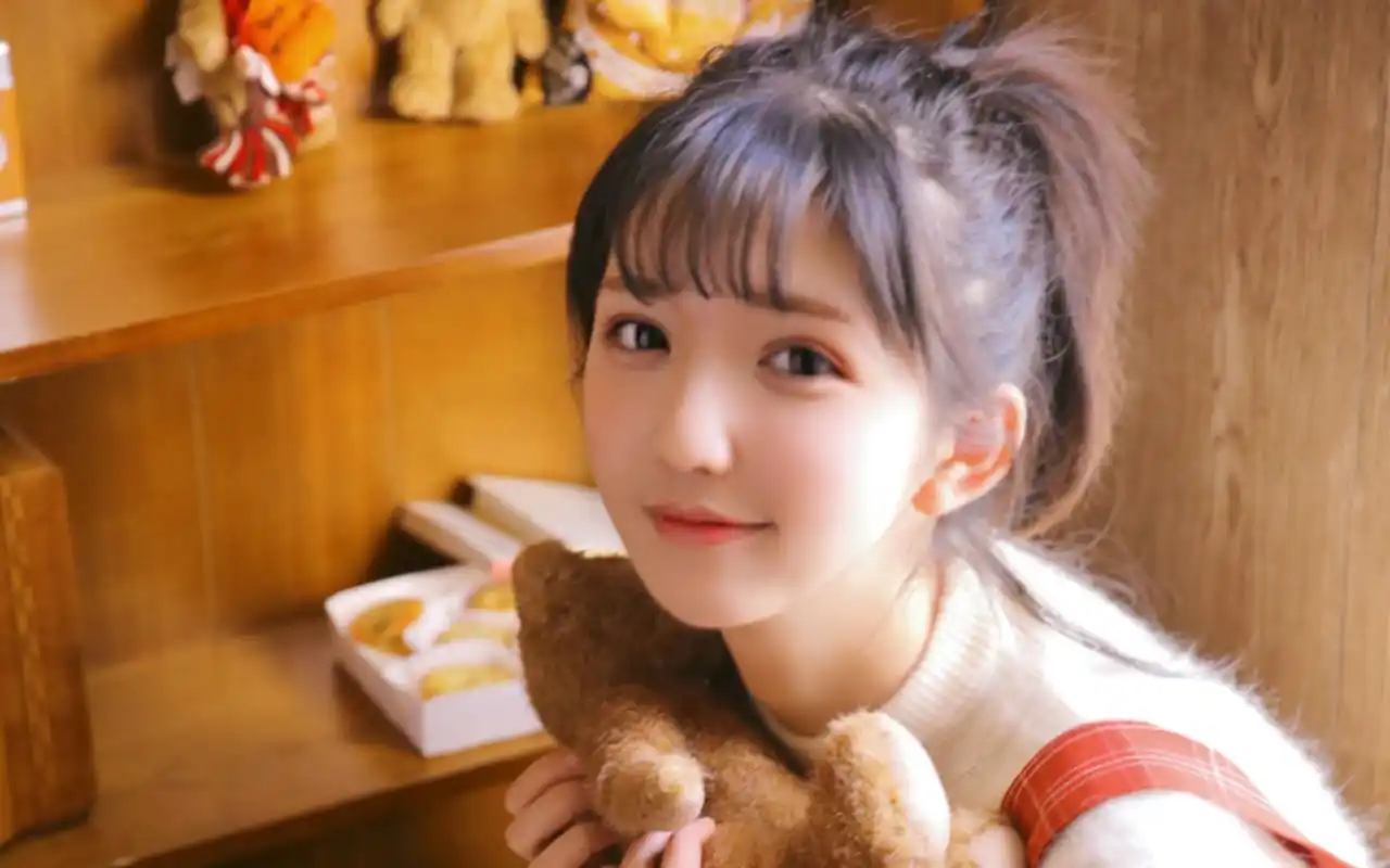 可爱乖乖女唯美写真高清桌面壁纸