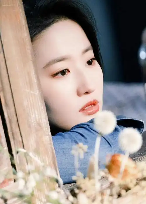 《去有风的地方》刘亦菲都市田园风自由切换,作为第一部现代剧,剧里的